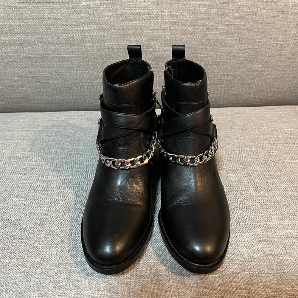 Max&Co Leather Chain Ankle Boots ~ 37